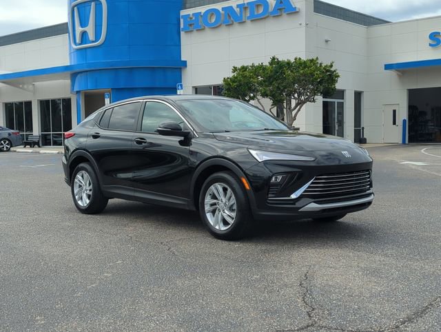 Used 2025 Buick Envista Preferred image 2