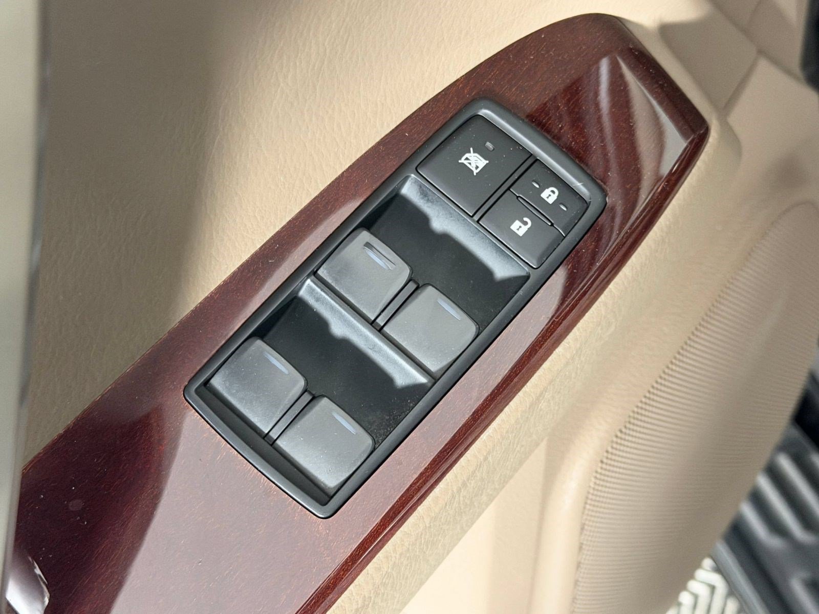 Used 2018 Lexus GX 460 Premium w/ Premium Package AWD/4WD image 29