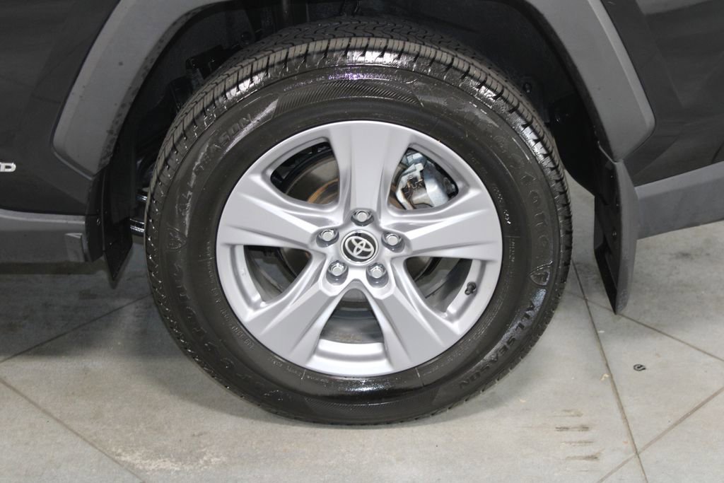 Used 2023 Toyota RAV4 XLE w/ Convenience Package image 18