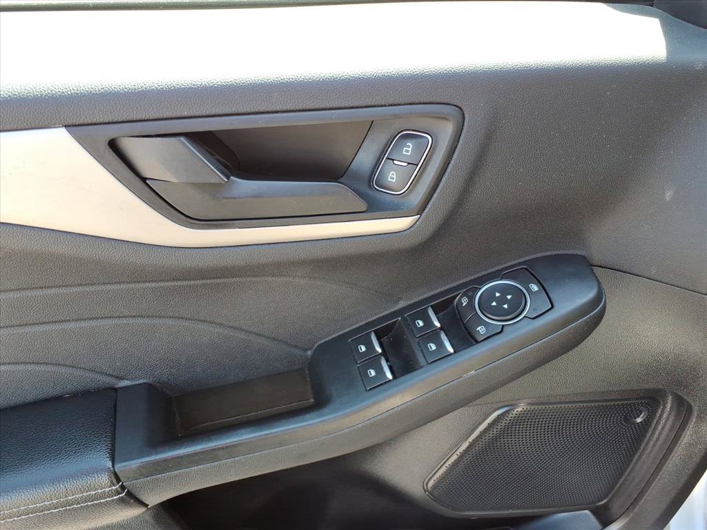 Used 2022 Ford Escape SE w/ SE Sport Appearance Package AWD/4WD image 16