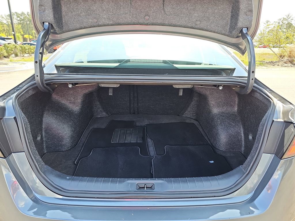 Used 2025 Nissan Altima 2.5 SV image 15