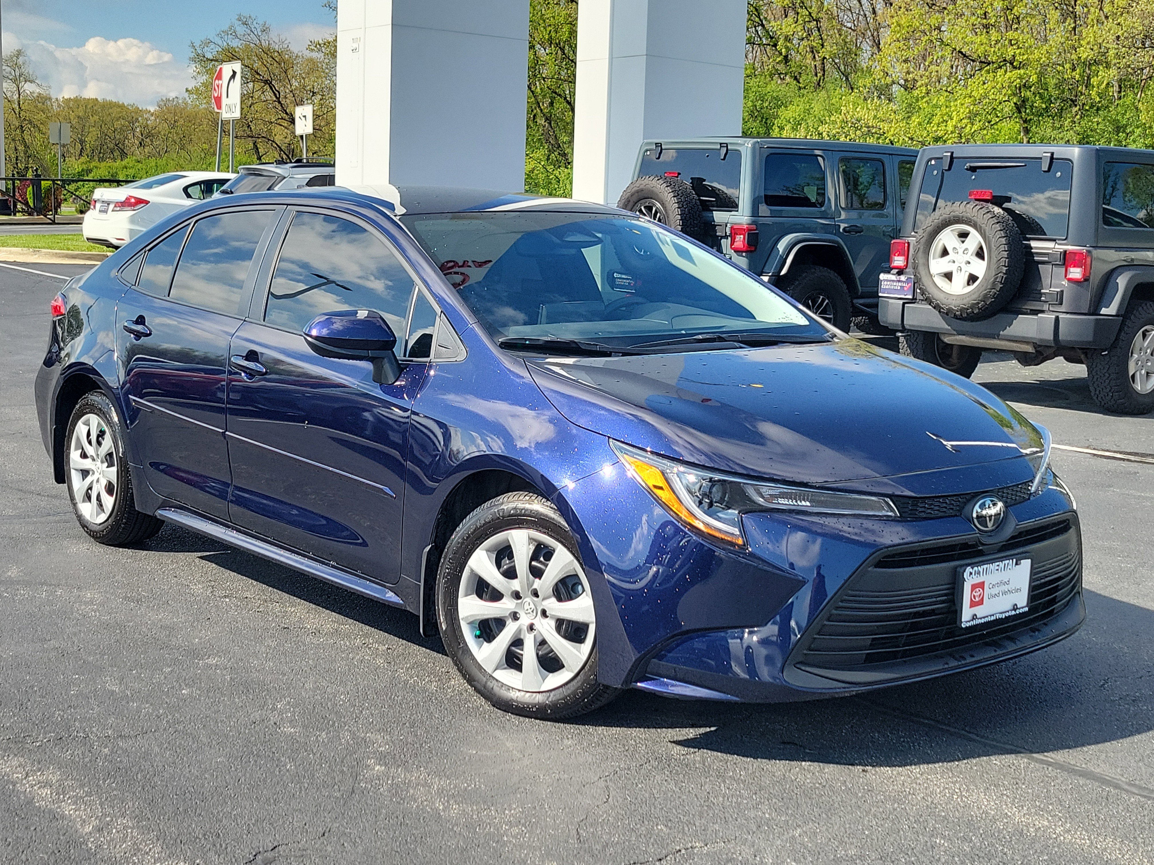 Certified 2025 Toyota Corolla LE FWD image 31