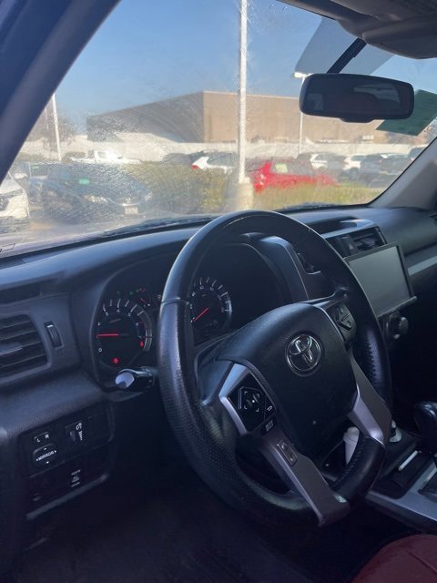 Used 2014 Toyota 4Runner SR5 image 12
