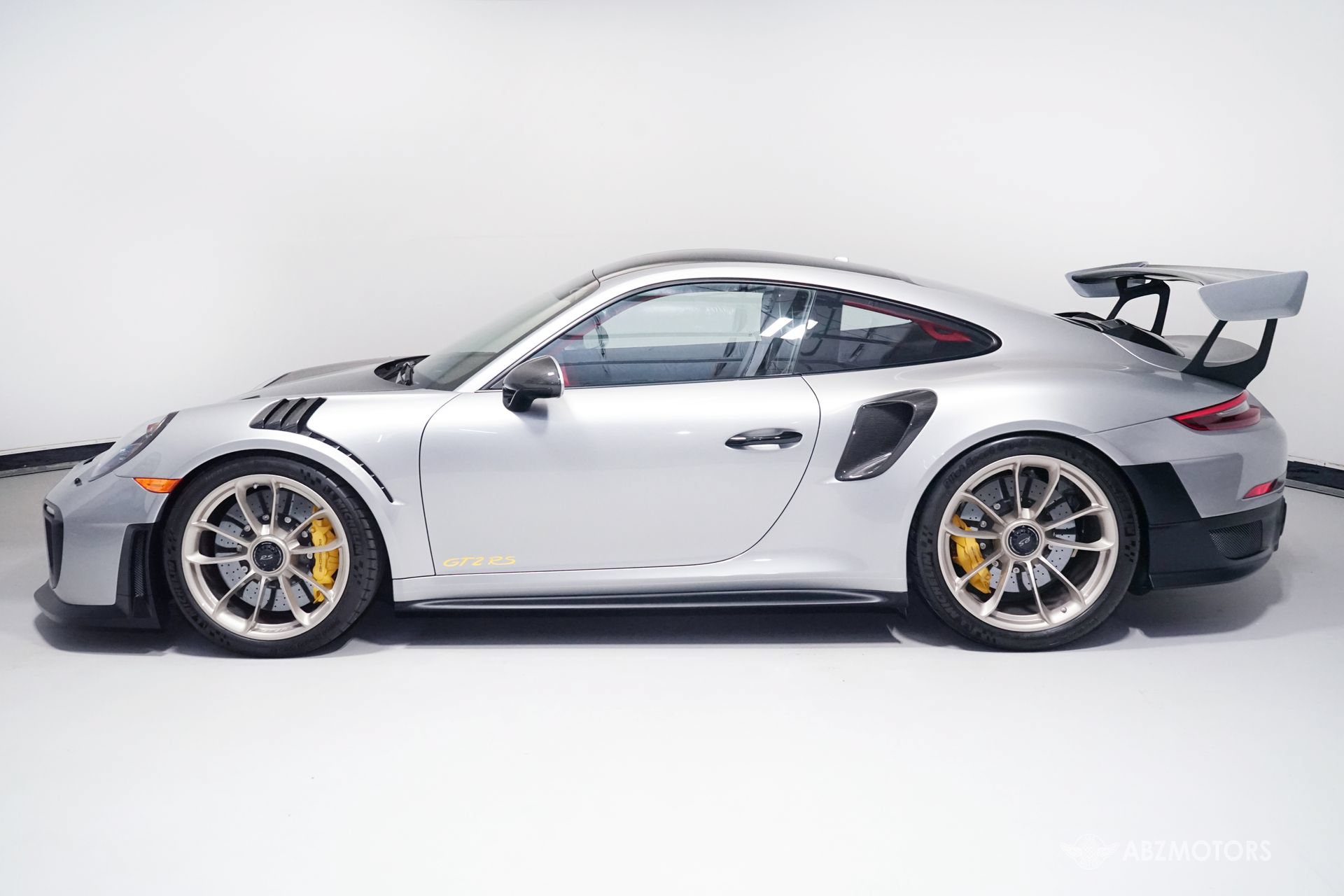 Used 2018 Porsche 911 GT2 RS RWD image 5
