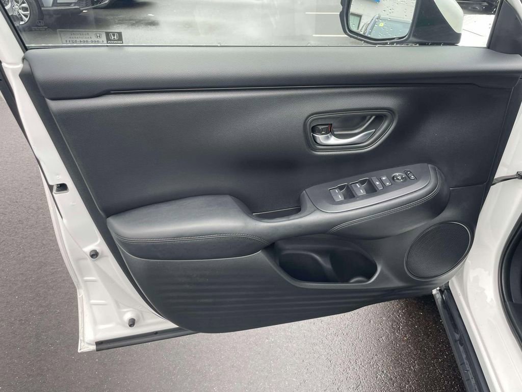 Certified 2025 Honda HR-V LX image 15