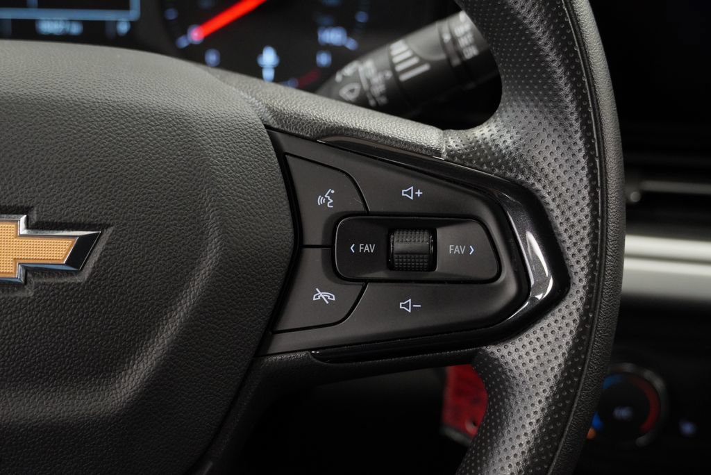Certified 2024 Chevrolet Trax LS w/ LS Convenience Package FWD image 23