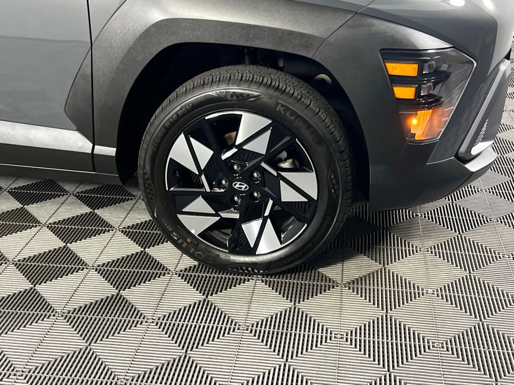 Used 2025 Hyundai Kona SEL image 11