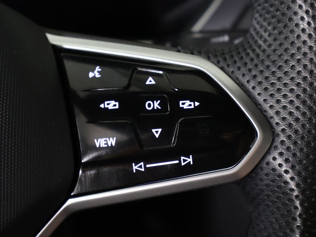 Used 2024 Volkswagen Tiguan SE R-Line FWD image 47