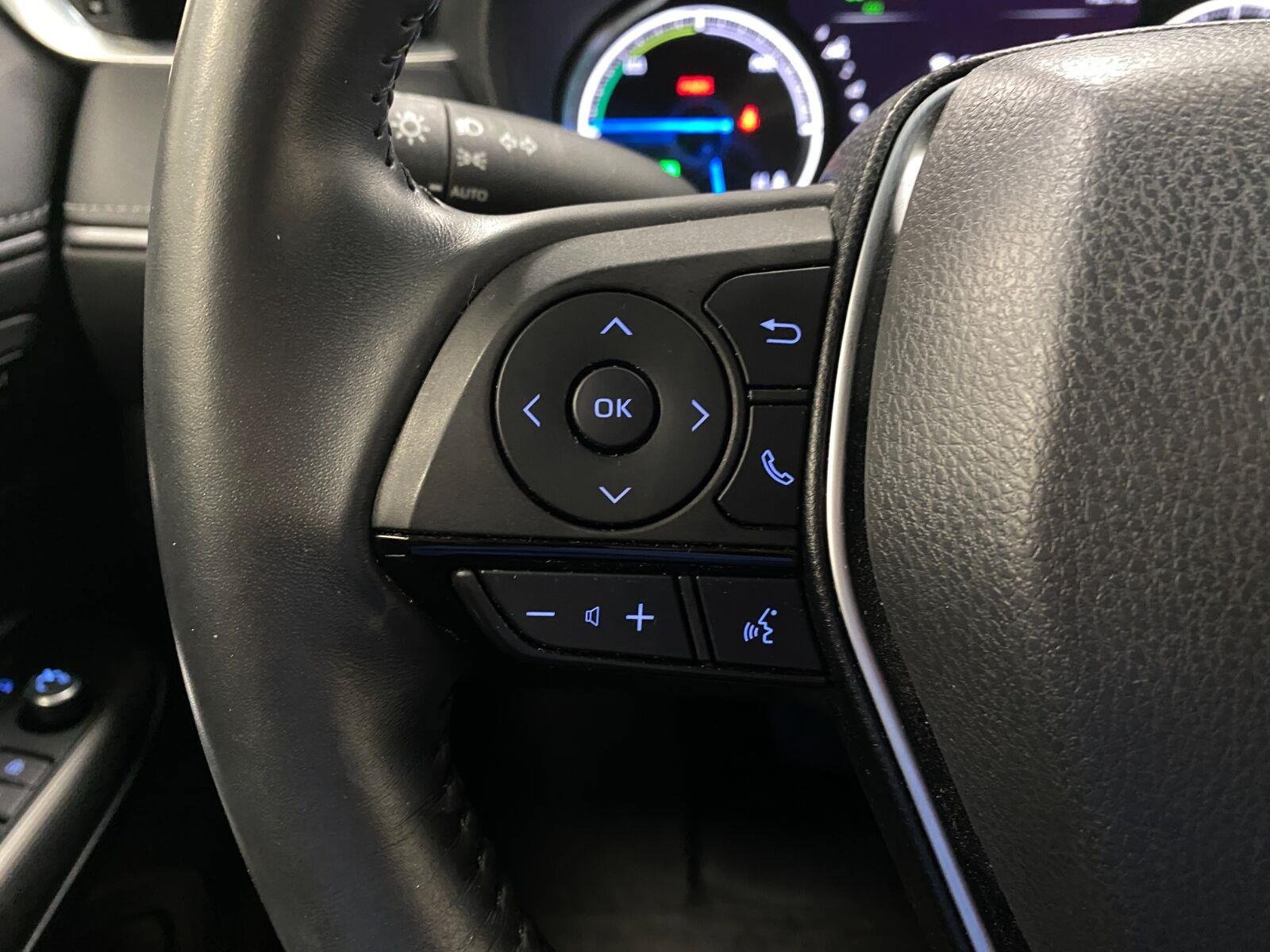Used 2022 Toyota Venza XLE AWD/4WD image 18