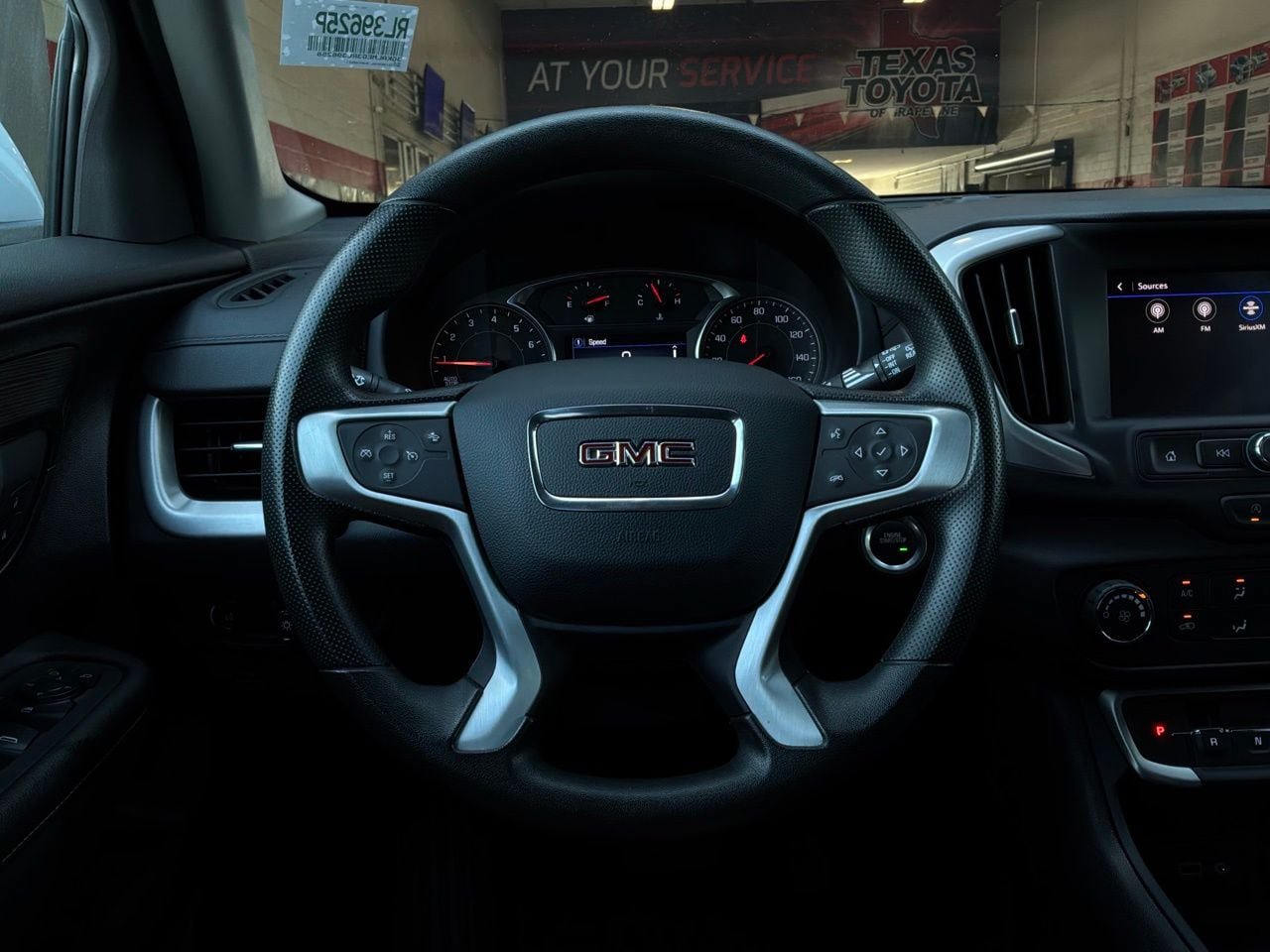 Used 2024 GMC Terrain SLE FWD image 31