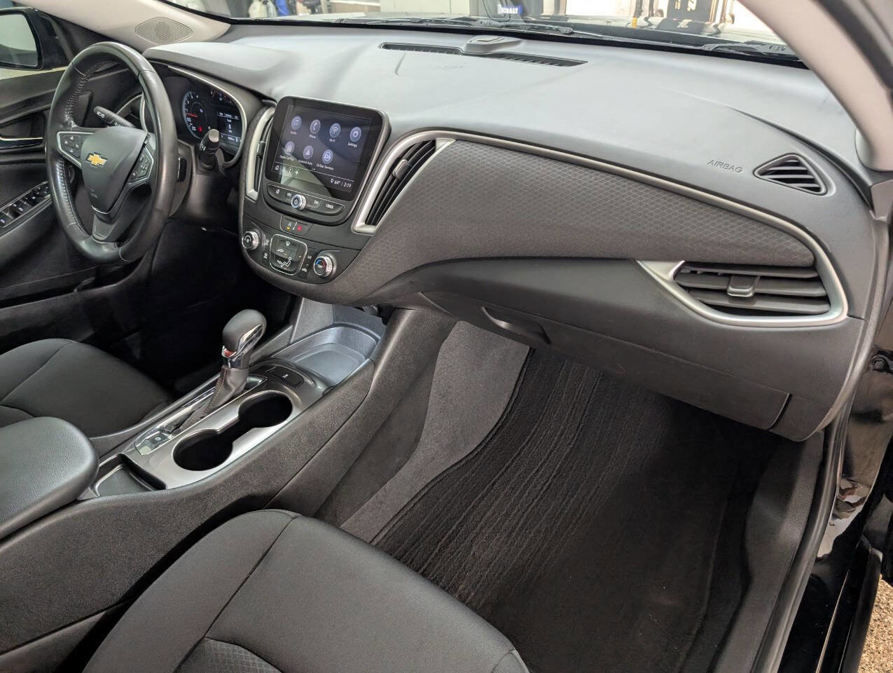 Used 2022 Chevrolet Malibu RS image 19