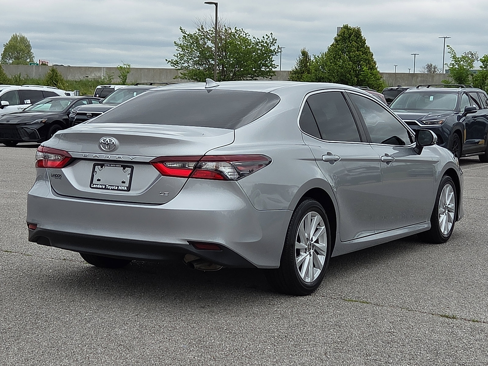 Used 2024 Toyota Camry LE w/ Convenience Package image 5