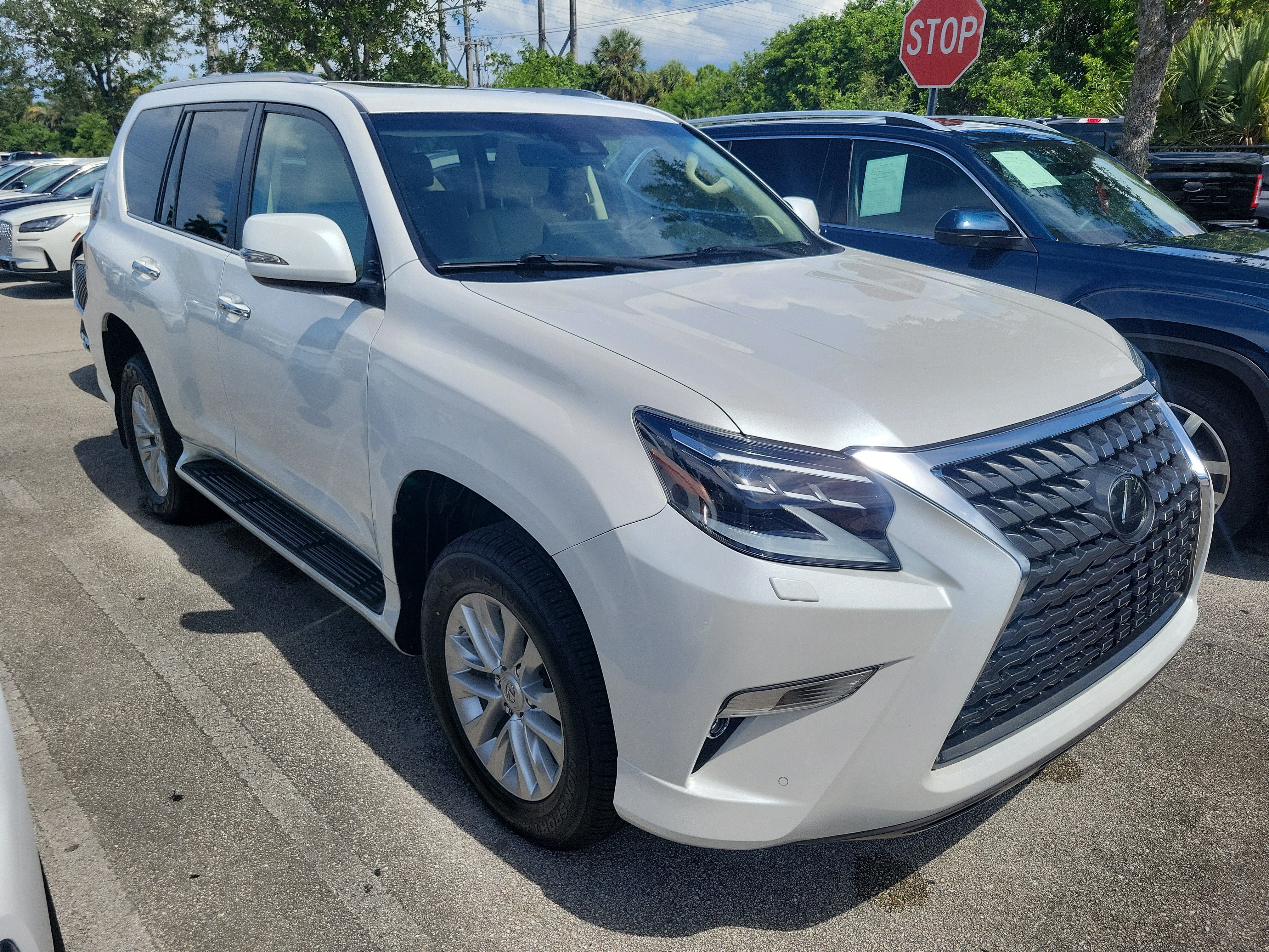 Used 2023 Lexus GX 460 Premium w/ Premium Package AWD/4WD image 16