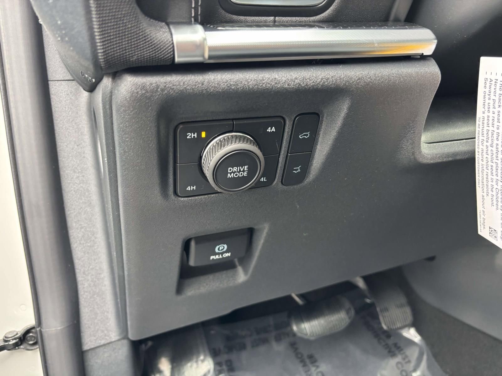 New 2025 Ford Expedition Max Platinum w/ Stealth Performance Package image 14