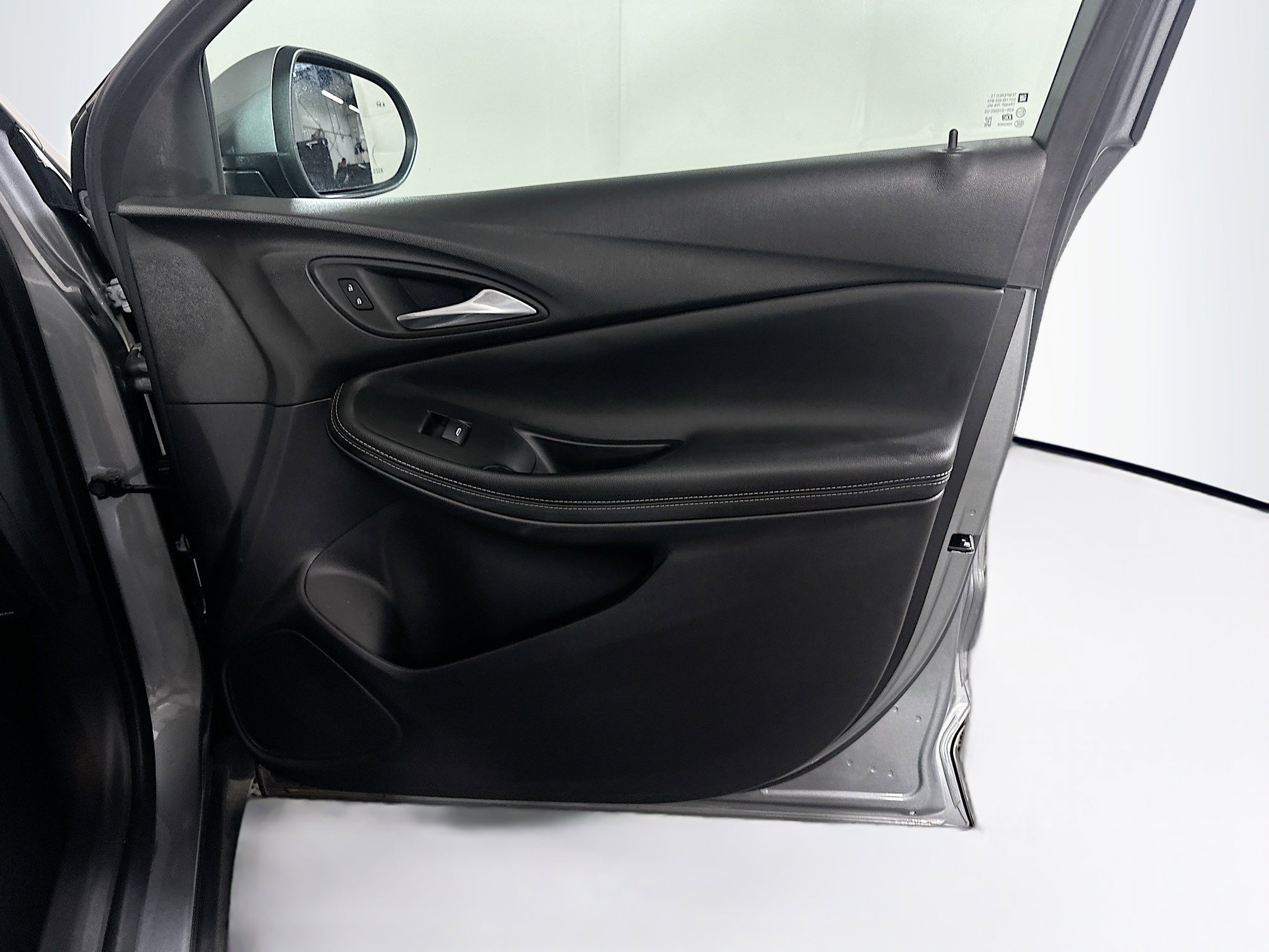 Used 2025 Buick Encore GX Preferred image 30