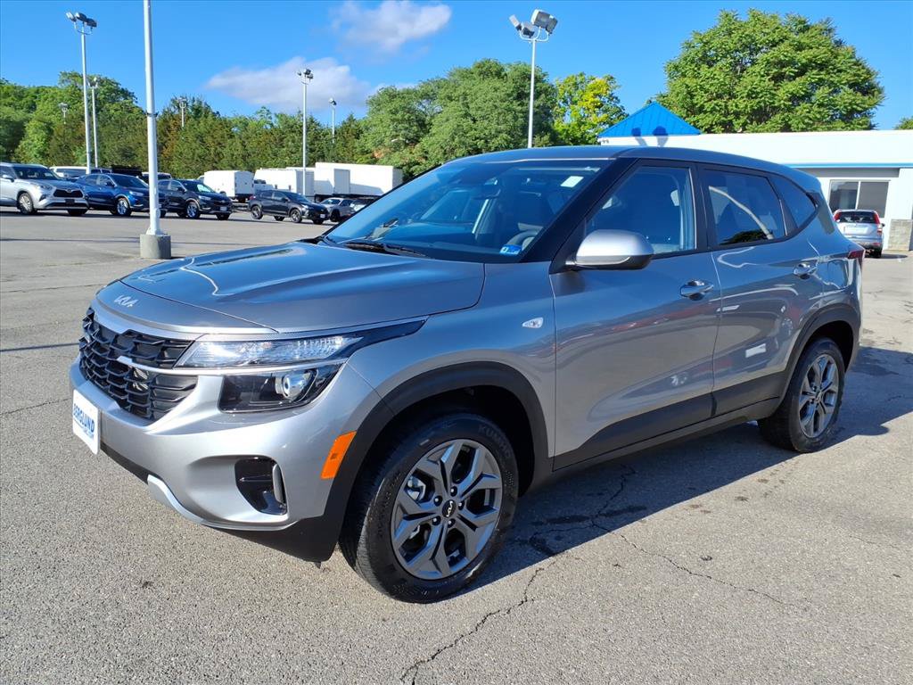Used 2026 Kia Seltos LX AWD/4WD image 7