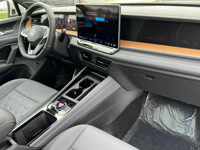 New 2026 Volkswagen Tiguan SEL R-Line AWD/4WD image 10