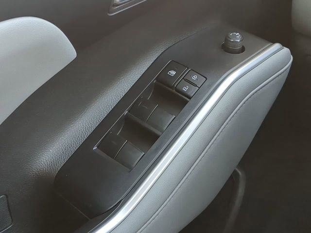 Used 2023 Toyota Highlander XLE image 31