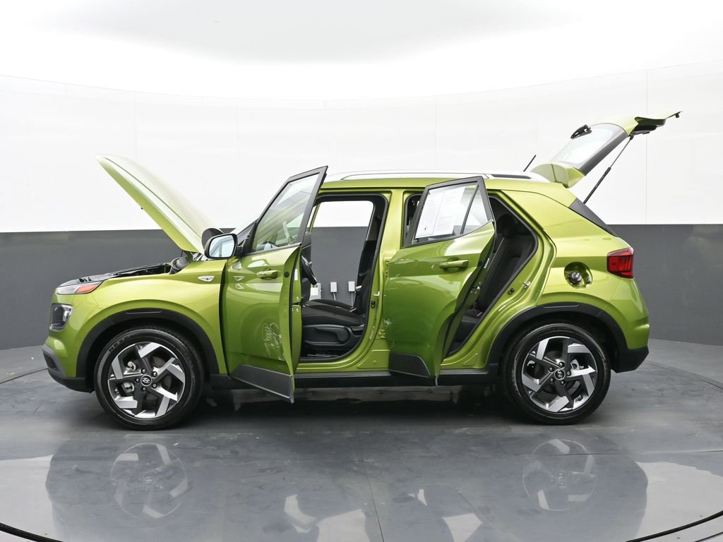 Certified 2024 Hyundai Venue SEL image 48