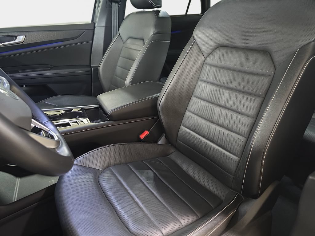 Used 2024 Volkswagen Atlas Cross Sport SEL R-Line AWD/4WD image 17