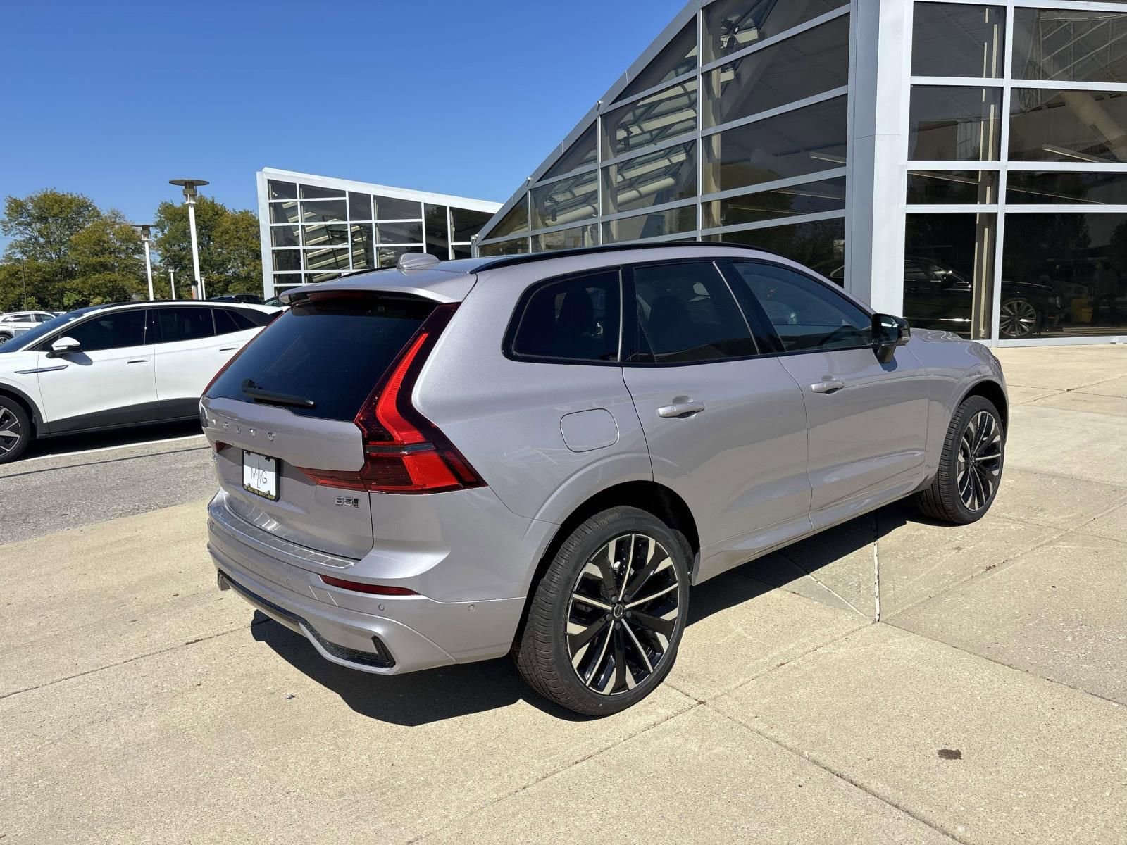 New 2026 Volvo XC60 B5 Ultra w/ Protection Package Premier image 7