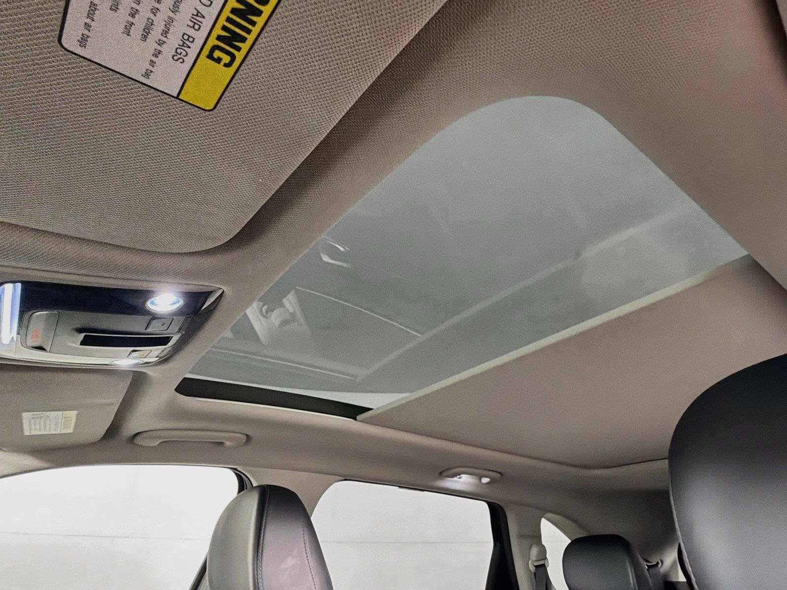 Used 2023 Kia Sorento EX w/ Panoramic Sunroof Package AWD/4WD image 5