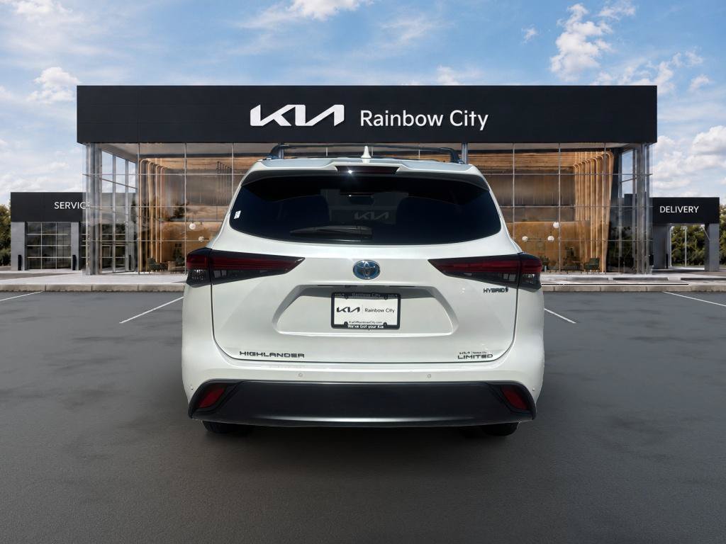 Used 2022 Toyota Highlander Limited FWD image 5