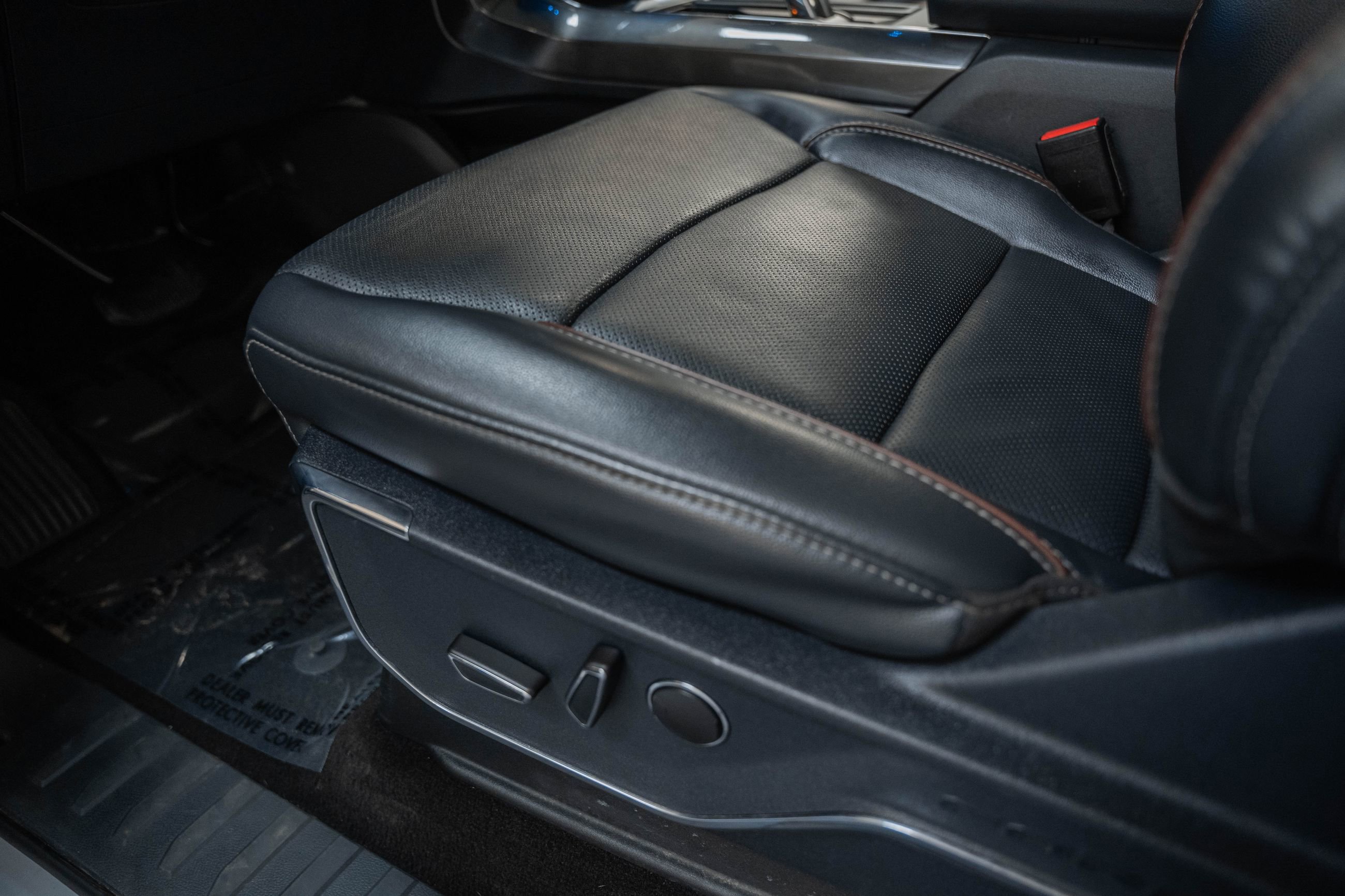 Certified 2021 Ford F150 Lariat w/ Equipment Group 502A High image 45