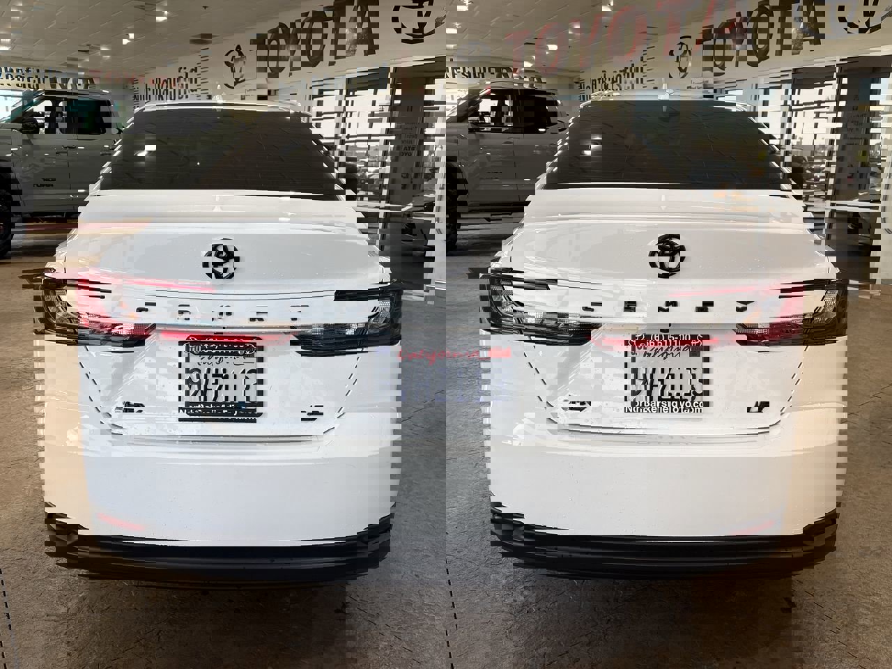 Used 2025 Toyota Camry LE image 9