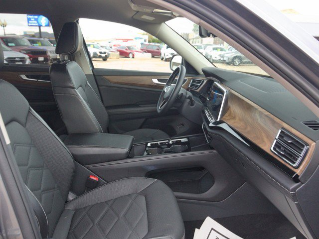 Used 2024 Volkswagen Atlas SE image 35