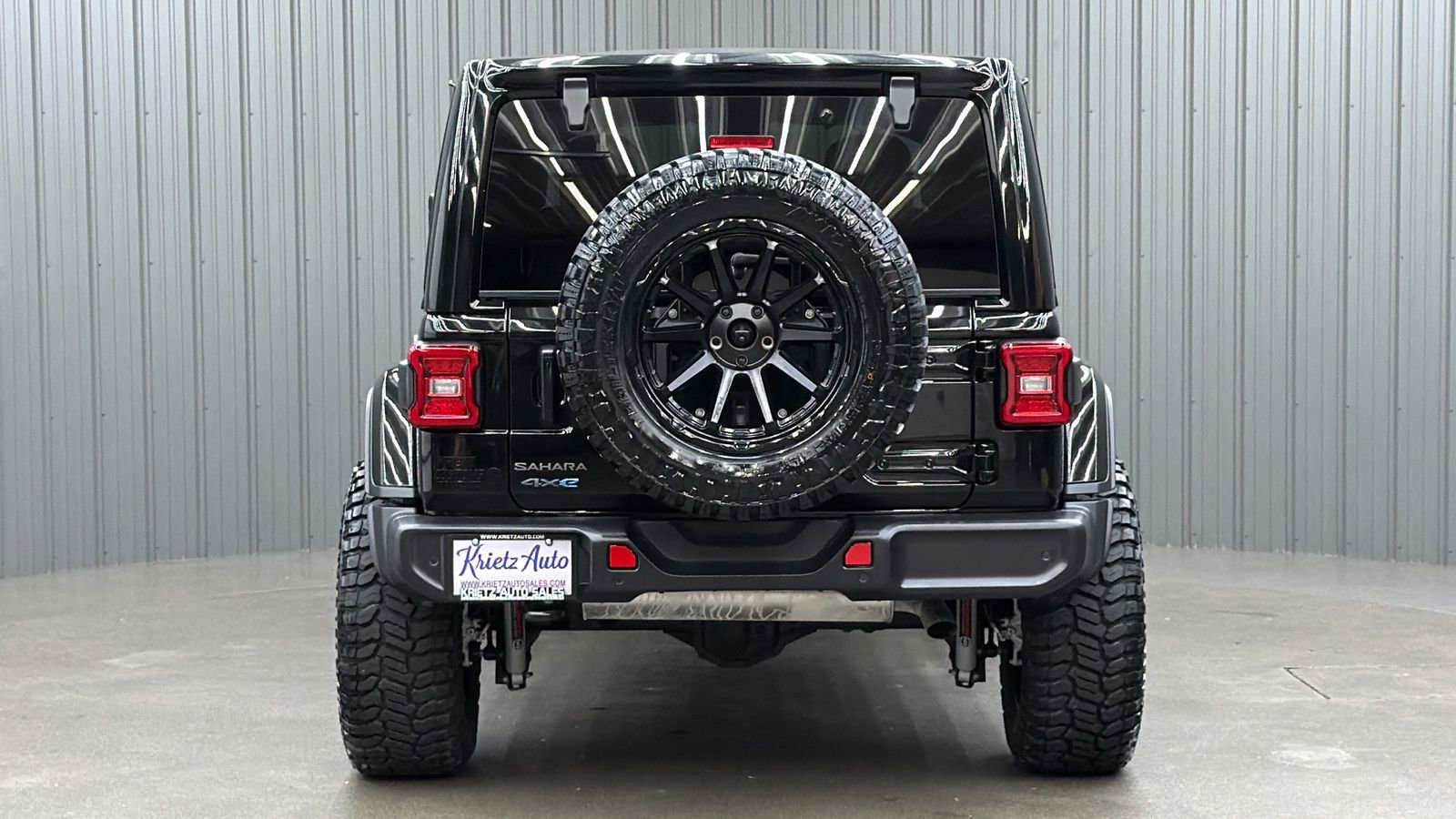 Used 2025 Jeep Wrangler Unlimited Sahara w/ Safety Group AWD/4WD image 4