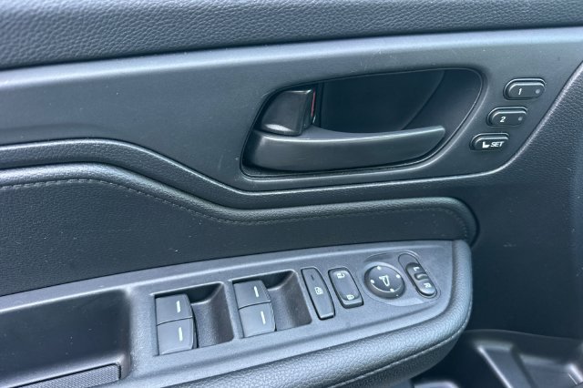 Used 2025 Honda Odyssey EX-L image 11