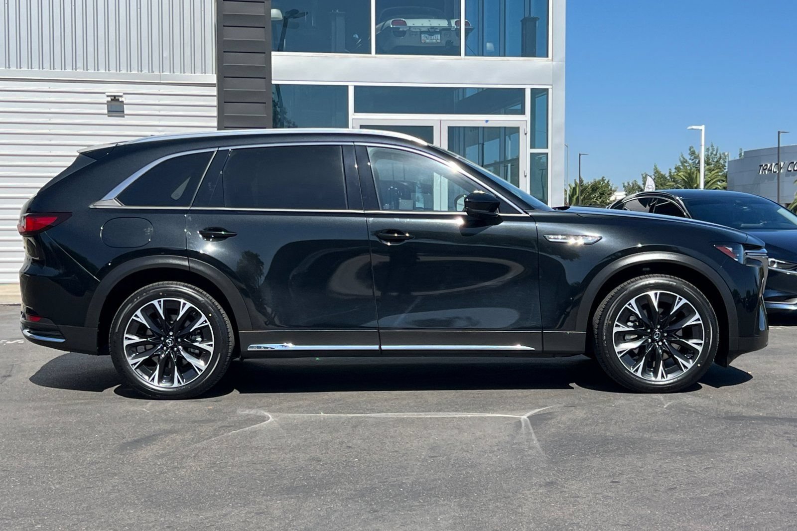 Certified 2024 MAZDA CX-90 Plug-In Hybrid w/ Premium Plus AWD/4WD image 3