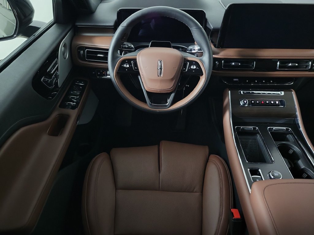 New 2026 Lincoln Aviator Reserve w/ Luxury Package RWD image 10