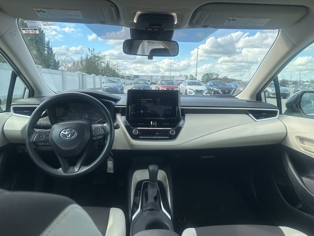 Used 2025 Toyota Corolla LE image 11