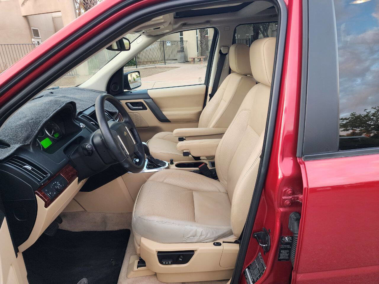 Used 2008 Land Rover LR2 HSE image 10