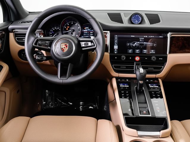 Certified 2026 Porsche Macan AWD/4WD image 16