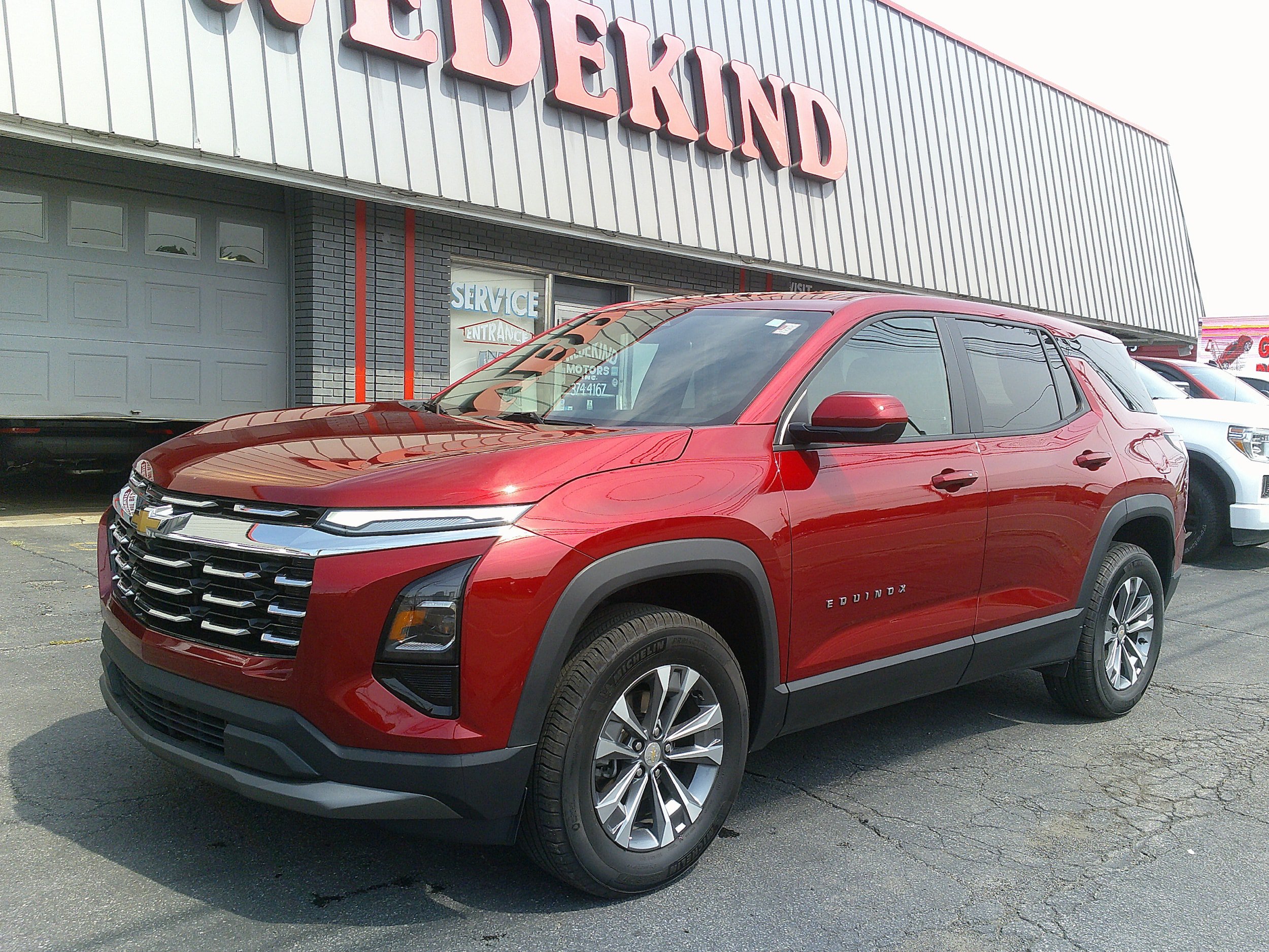 Used 2026 Chevrolet Equinox LT AWD/4WD image 10