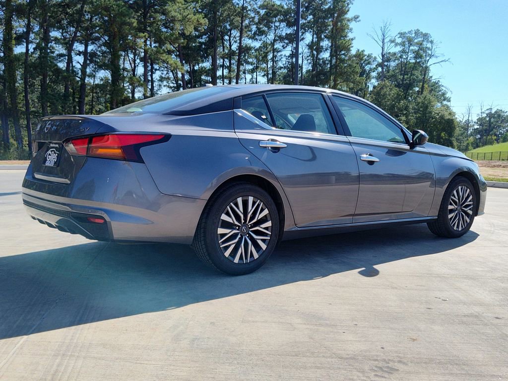 Used 2024 Nissan Altima 2.5 SV image 7