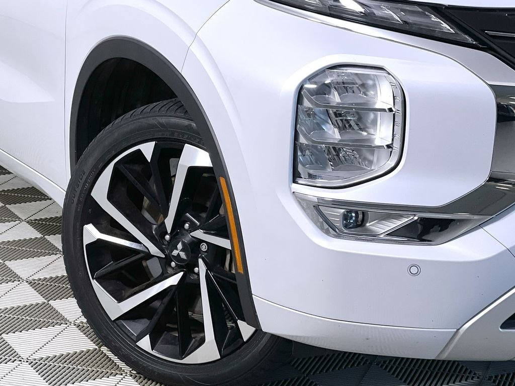 Used 2022 Mitsubishi Outlander SEL image 12