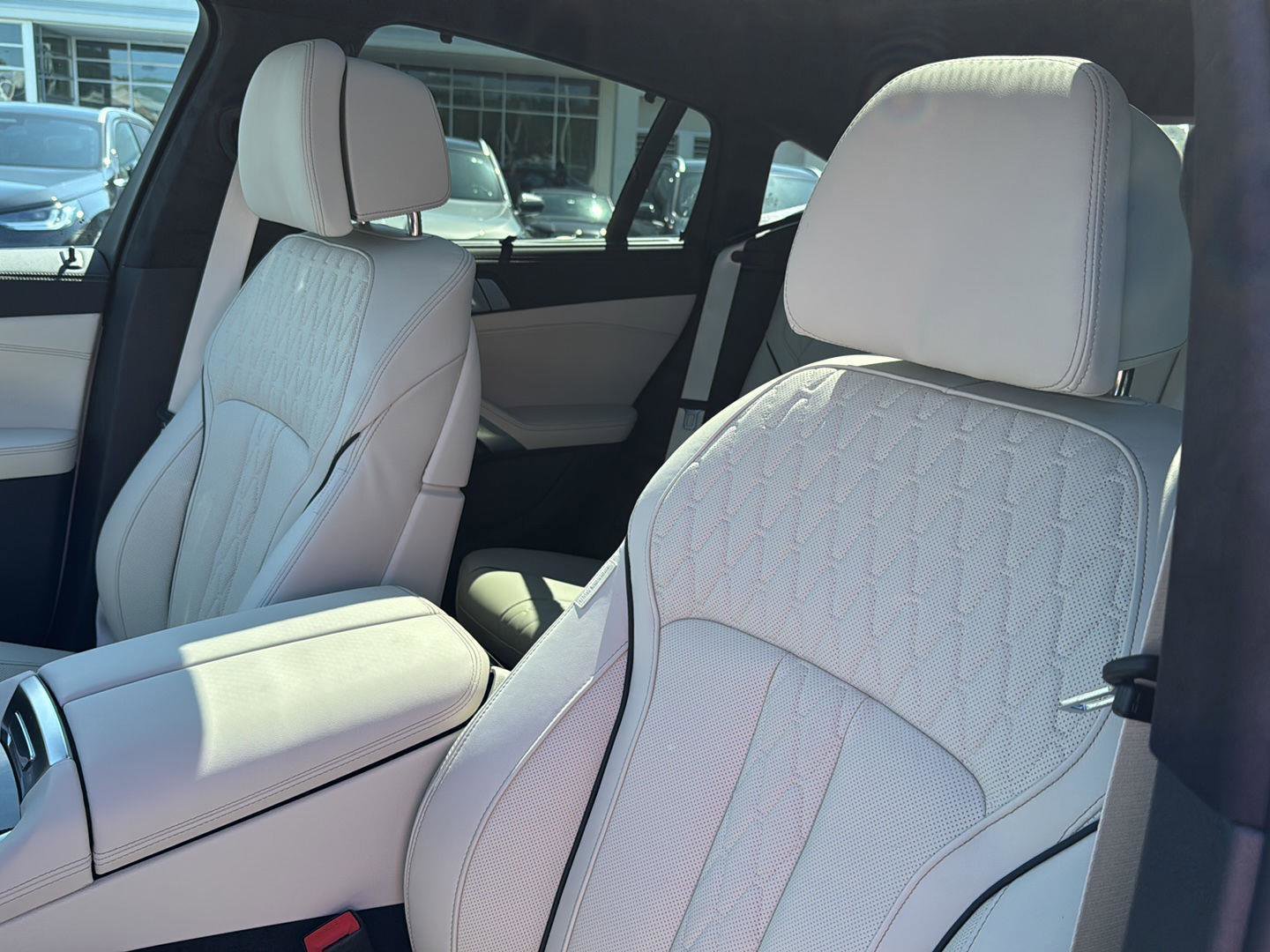 New 2026 BMW X6 xDrive40i w/ Executive Package image 25