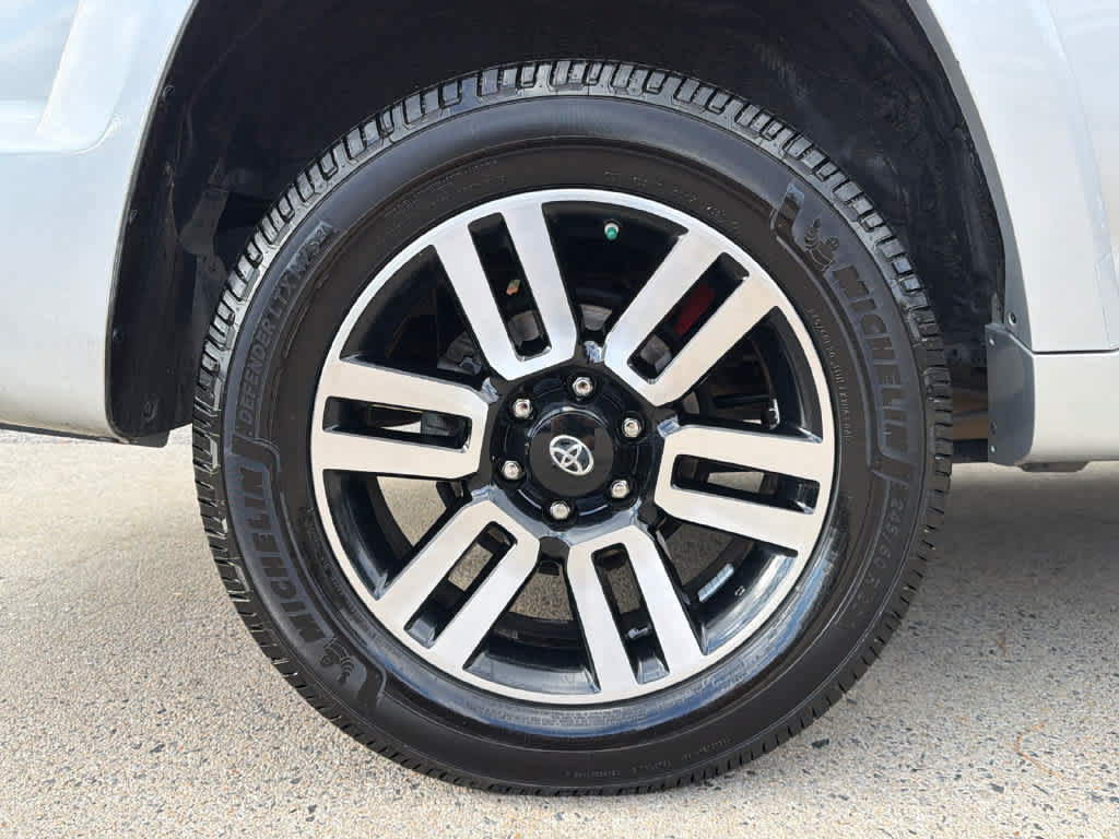 Used 2018 Toyota 4Runner Limited AWD/4WD image 18