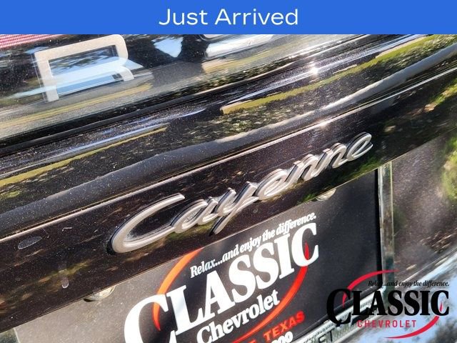 Used 2022 Porsche Cayenne Platinum Edition image 17