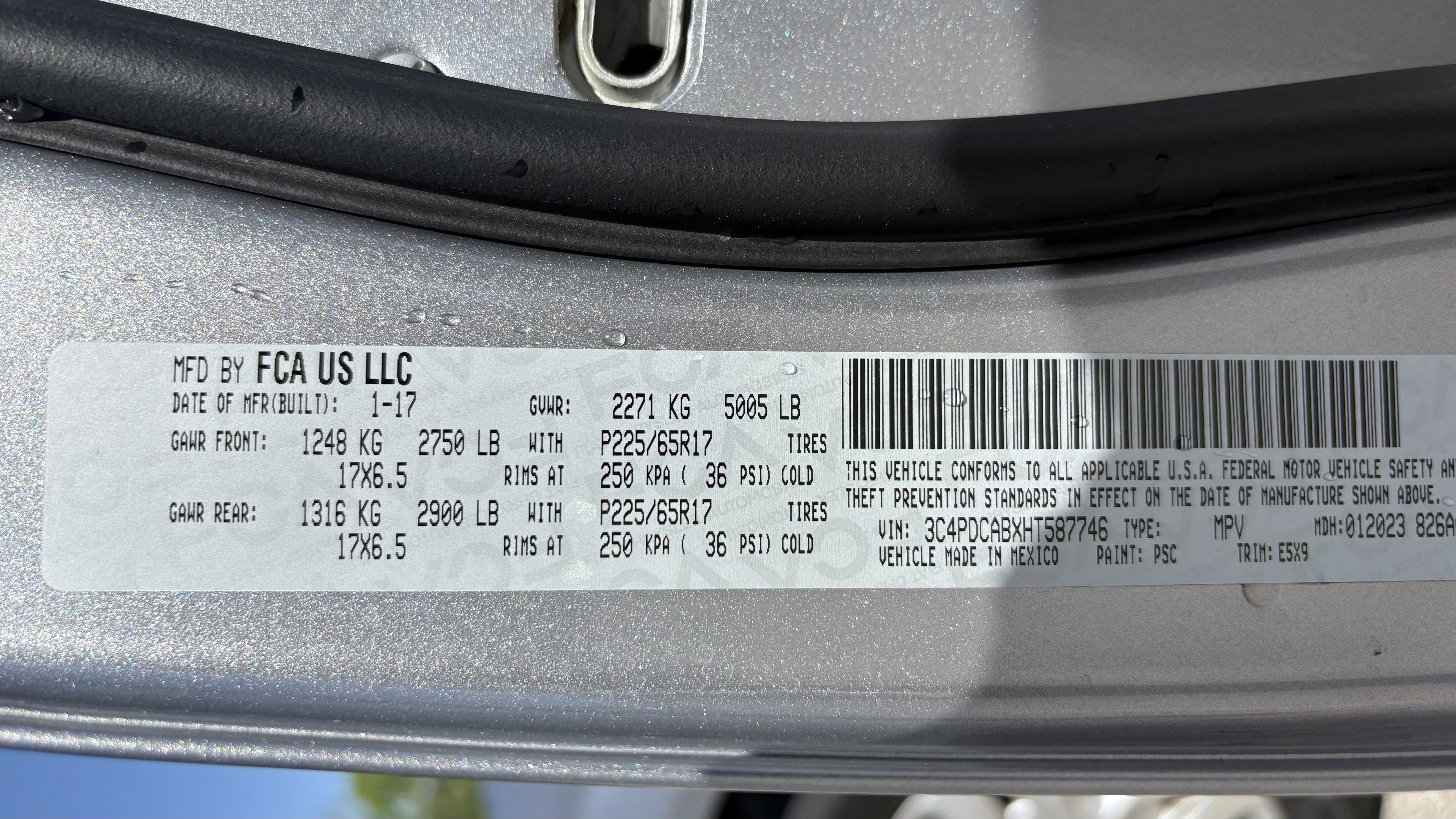 Used 2017 Dodge Journey SE image 33