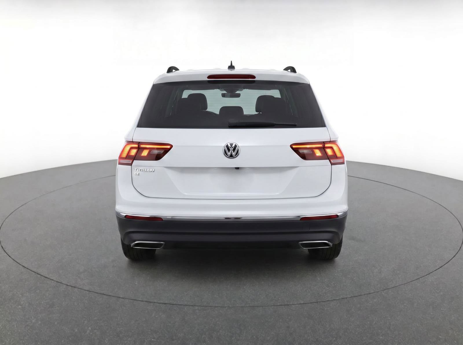 Used 2020 Volkswagen Tiguan SE w/ Panoramic Sunroof Package FWD image 7