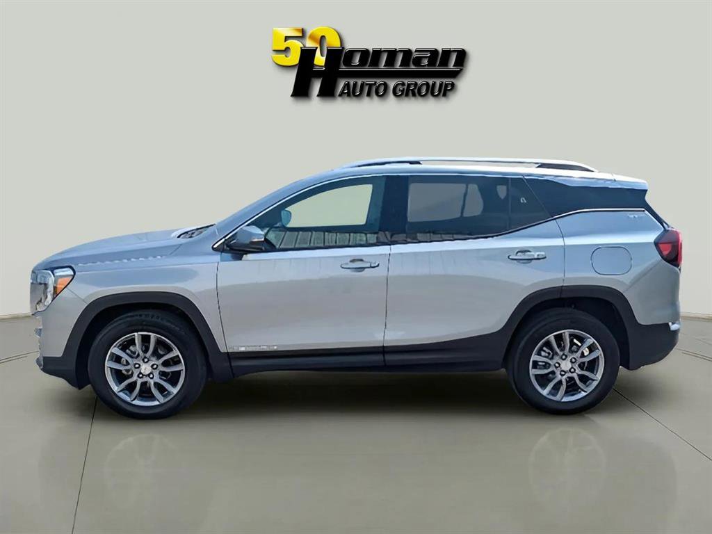 Used 2024 GMC Terrain SLT image 2