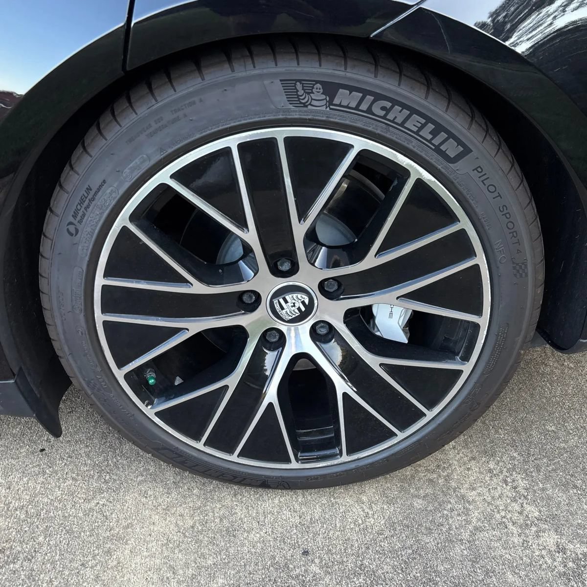 Used 2020 Porsche Taycan 4S w/ Premium Package AWD/4WD image 11