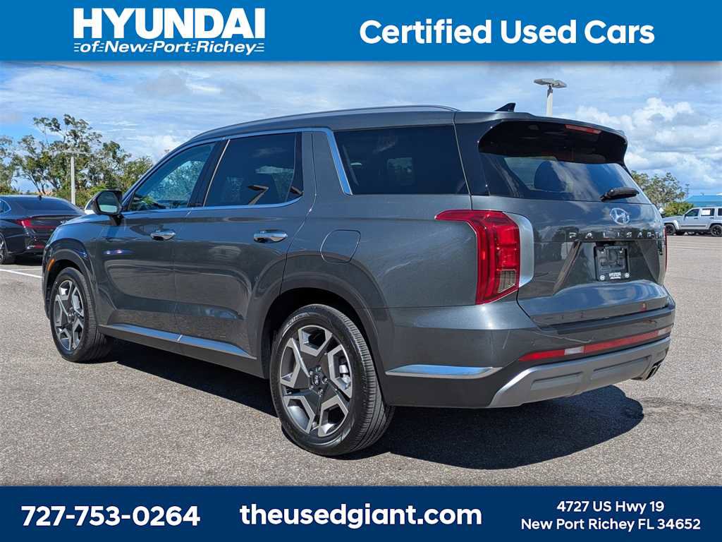Used 2024 Hyundai Palisade Limited image 3