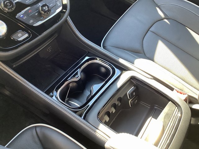 New 2026 Chrysler Pacifica Limited image 18