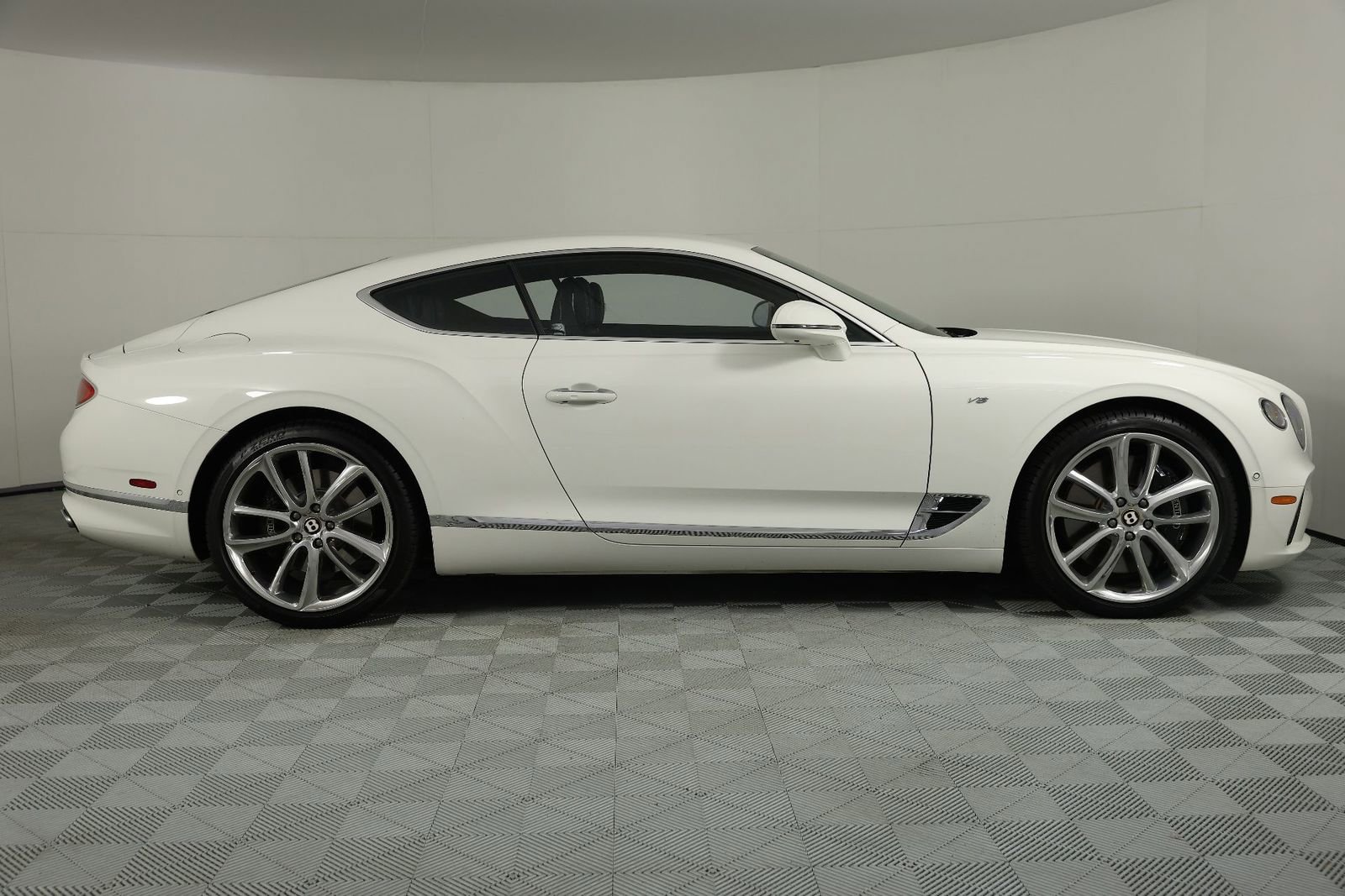 Used 2020 Bentley Continental GT image 10
